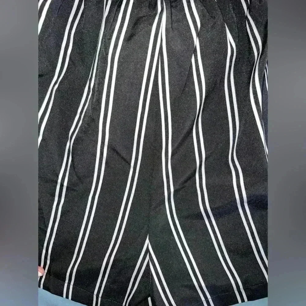 Bundle Of 2 Striped Shorts - Picture 6 of 7